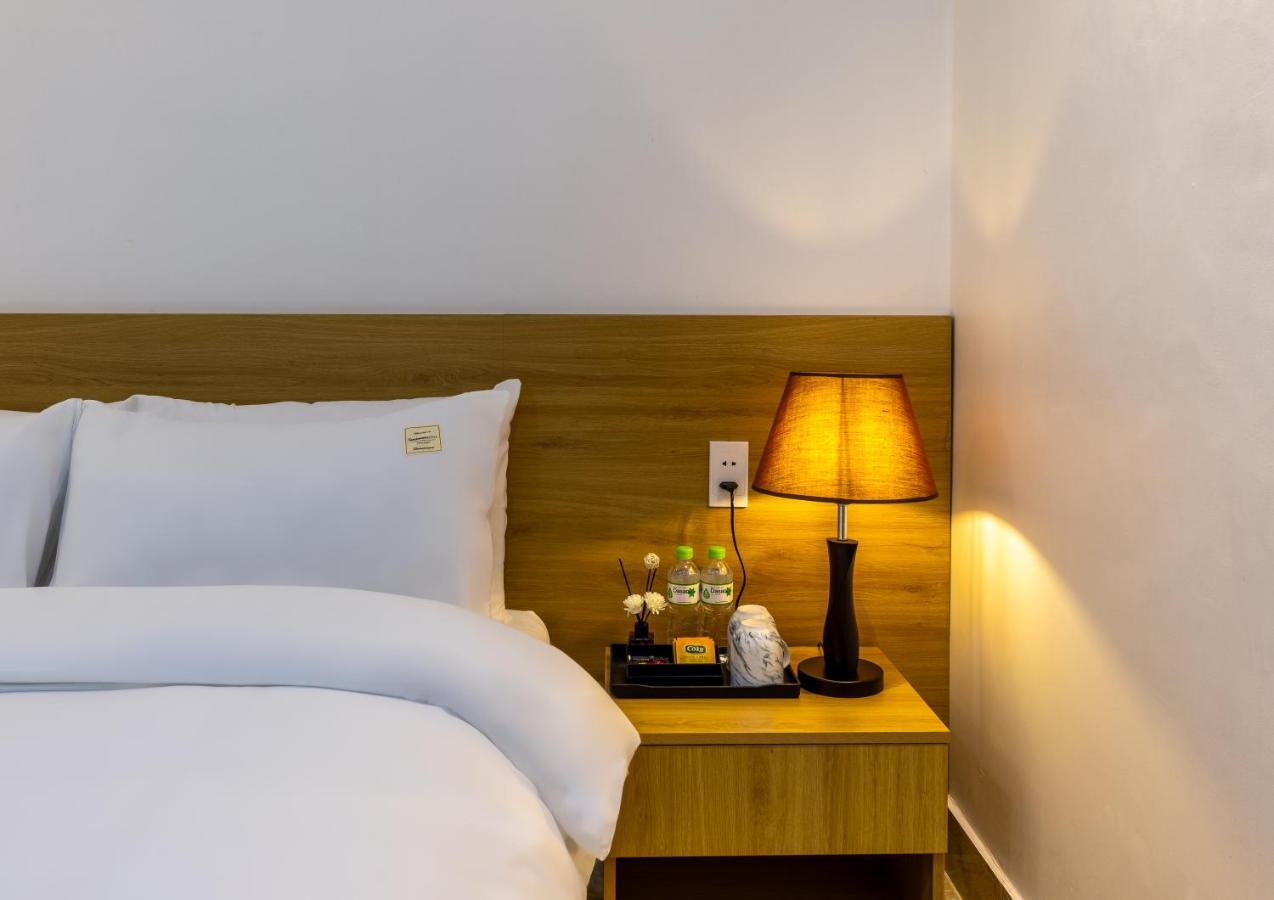 Cat Ba Hongkong Hotel Dong Khe Sau Екстериор снимка